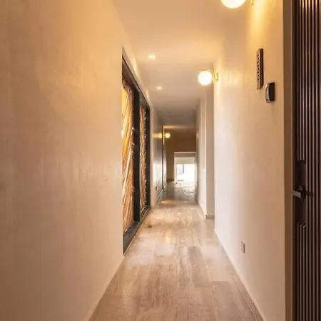 Stylish Retreat For 6, Near Everything Apartment