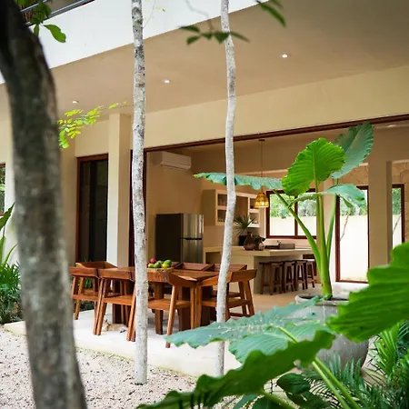 Tipg New With Private Pool 8 Guests
