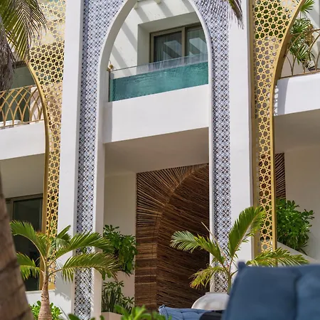 Sana Beachfront Boutique 5*