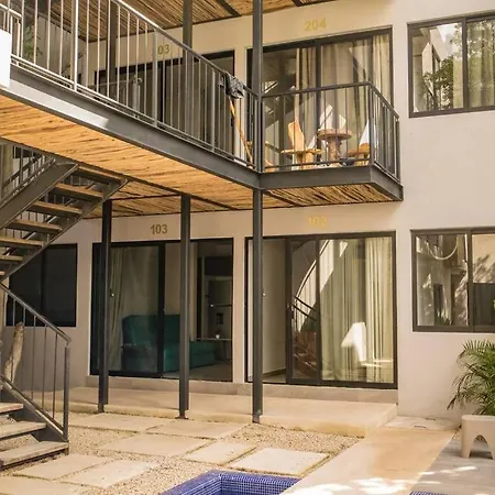 1 Bedroom In Downtown Walking Distance From Bars