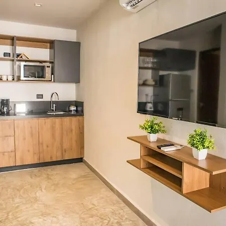 1 Bedroom In Downtown Walking Distance From Bars Apartment Tulum