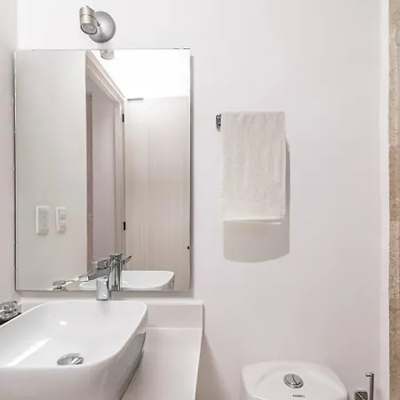 Сasa de vacaciones King With Private Balcony, Rooftop Pool, Gym *