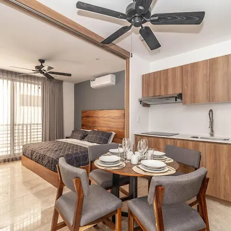 King With Private Balcony, Rooftop Pool, Gym * Tulum
