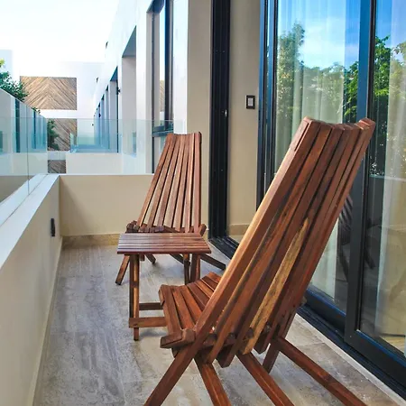 Apartahotel New Maria 2 Bedroom With Rooftop Pool 4*