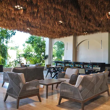 Apartahotel New Maria 2 Bedroom With Rooftop Pool 4*