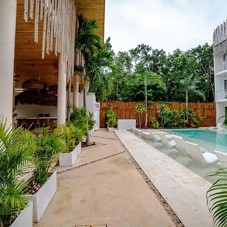 Deluxe With Private Jacuzzi *