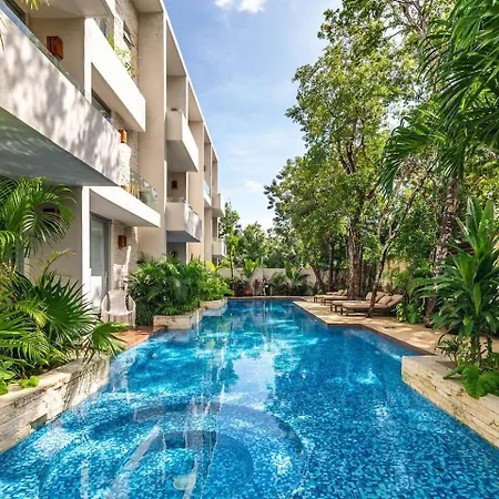 Lux 2br With Jungle Views, Pool, Gym At Nhoa Сasa de vacaciones *