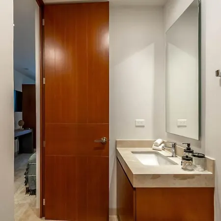 Сasa de vacaciones Lux 2br With Jungle Views, Pool, Gym At Nhoa