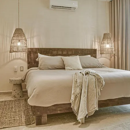 Luxury Penthouse-private Rooftop Pool-walkable Apartment *