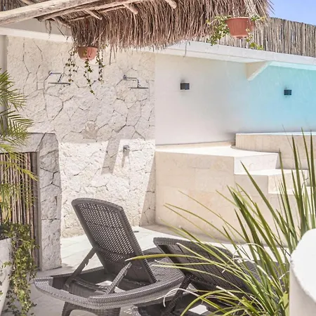 Luxury Penthouse-private Rooftop Pool-walkable *