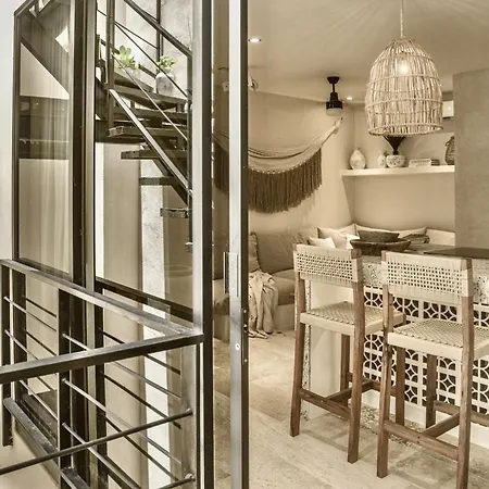 Luxury Penthouse-private Rooftop Pool-walkable