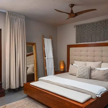 Luxury Vibes Pool With Jacuzzi Concierge 5br