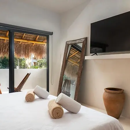 Jungle 3br Villa, Garden & Pool, La Veleta * Tulum
