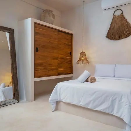 Jungle 3br Villa, Garden & Pool, La Veleta Holiday home *