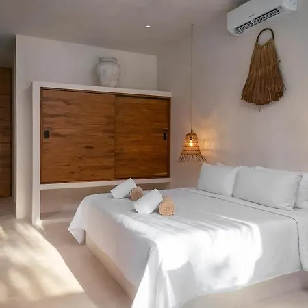Jungle 3br Villa, Garden & Pool, La Veleta *