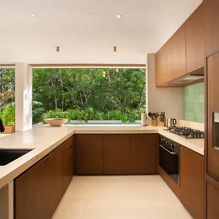 Villa Stunning 4br, Concierge Service, Gated, Paddle Court