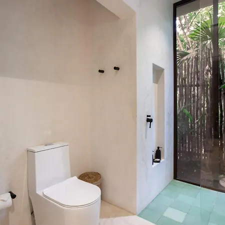 Stunning 4br, Concierge Service, Gated, Paddle Court Villa *