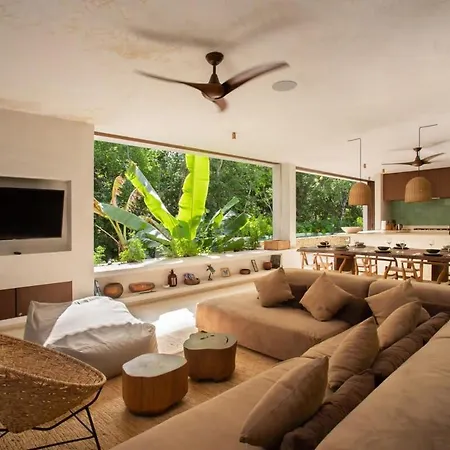 Stunning 4br, Concierge Service, Gated, Paddle Court *