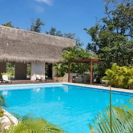 Holiday home 4br Jungle With Jacuzzi In Private Gated Community