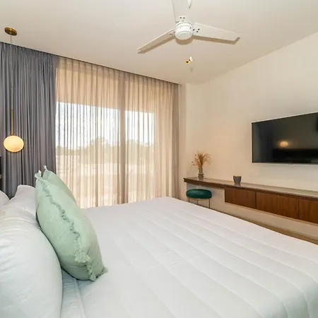 Lux 2br With Rooftop Pool, Spa, Gym, Kids Playroom *