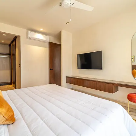 Holiday home Lux 2br With Rooftop Pool, Spa, Gym, Kids Playroom *