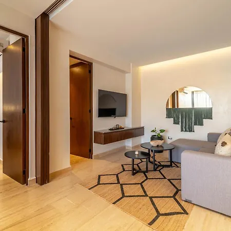 Lux 2br With Rooftop Pool, Spa, Gym, Kids Playroom Holiday home