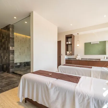 Lux 2br With Rooftop Pool, Spa, Gym, Kids Playroom #229 Holiday home *