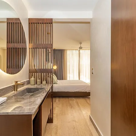 Holiday home 2br Plunge Pool, Rooftop Pool, Gym, Kids Playroom