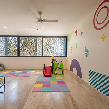Lux 2br With Rooftop Pool, Spa, Gym, Kids Playroom #229 Holiday home *