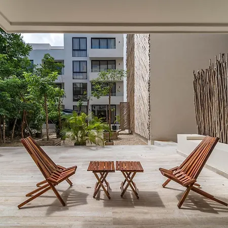 2br Plunge Pool, Rooftop Pool, Gym, Kids Playroom *