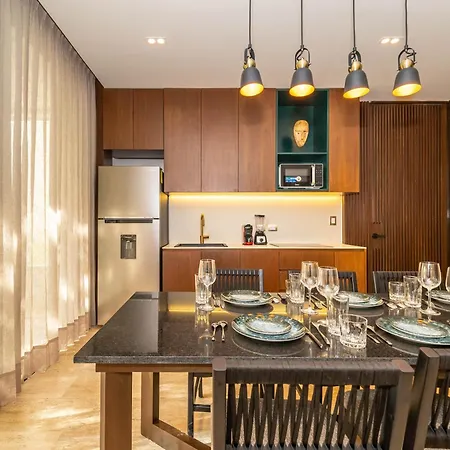 Lux 2br With Rooftop Pool, Spa, Gym, Kids Playroom #229 *