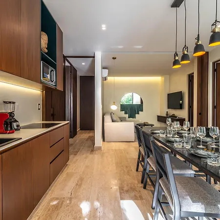 Holiday home Lux 2br With Rooftop Pool, Spa, Gym, Kids Playroom #229