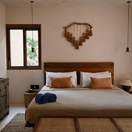 Holiday home Stylish 3br With Rooftop Plunge Pool, La Veleta *