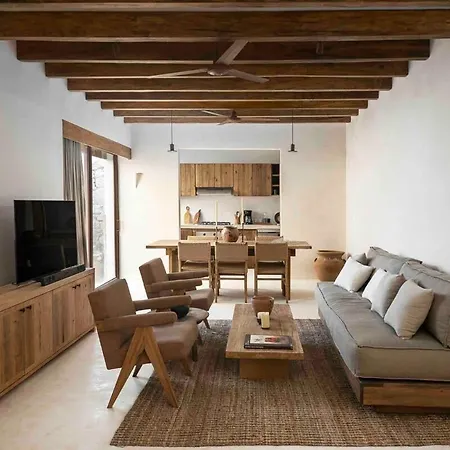 Stylish 3br With Rooftop Plunge Pool, La Veleta Holiday home