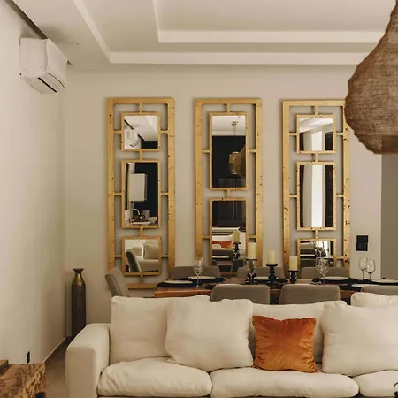 Luxe 8br Double Villa, Gated, Patio & Pool