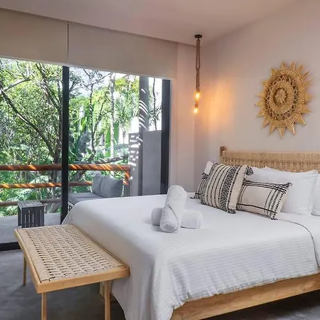 Twin 8br, Concierge, Gated ,jacuzzi, Paddle Court Holiday home Tulum