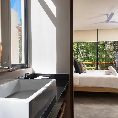 Holiday home Twin 8br, Concierge, Gated ,jacuzzi, Paddle Court Tulum
