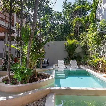 Holiday home Twin 8br, Concierge, Gated ,jacuzzi, Paddle Court *