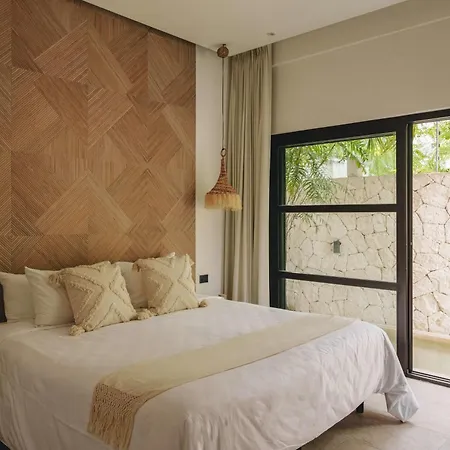 Elegant 4 Bedroom Villa, Gated Access & Personalized Concierge Tulum