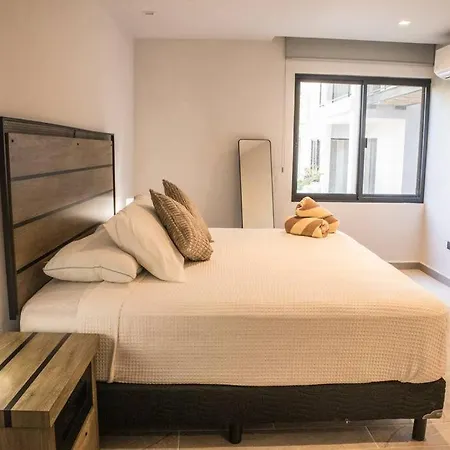 Great Location, New, 1br 4 Ppl Apartment