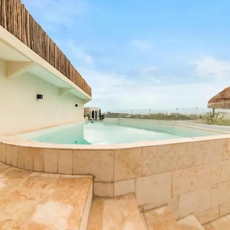 4 Pax Luxury Pool Acces Apartment *