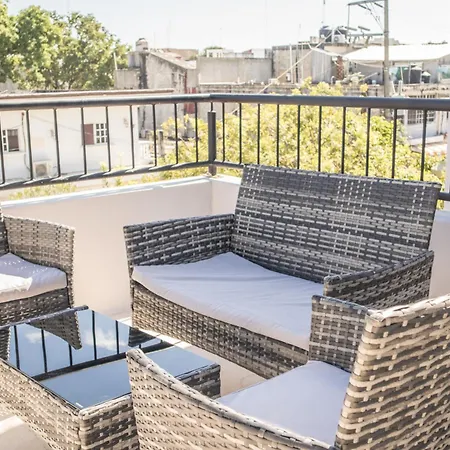 1 Bedroom In Downtown Walking Distance From Bars