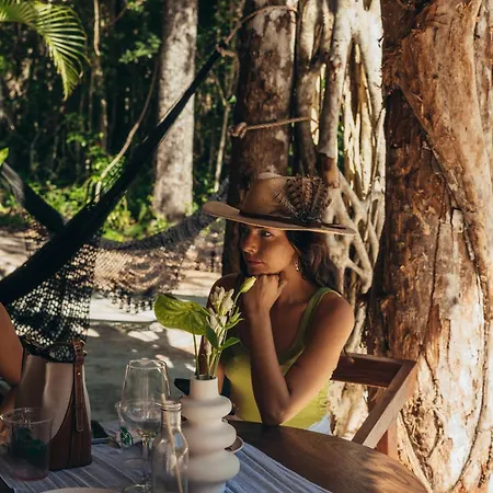 Amaite Geodesic Domes Luxury tent *