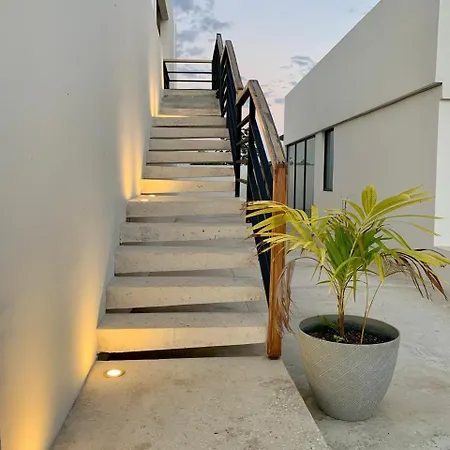 Designer Ph Private Pool Apartment *