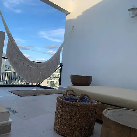 Designer Ph Private Pool Apartment *