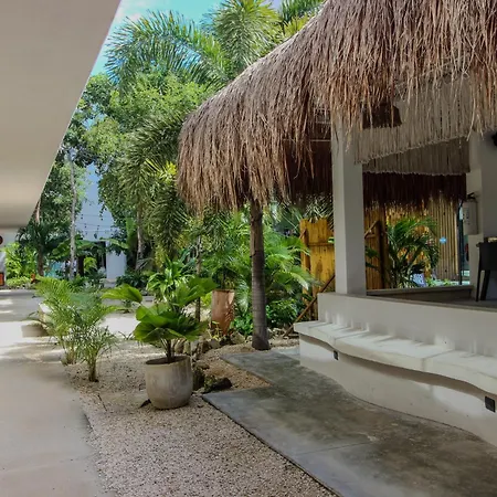 Luxury With Rooftop Pool In Location