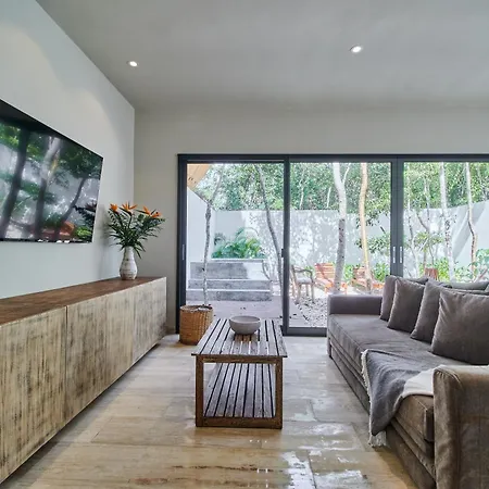 Luxury With 2 Pools, Open Terraces And Sun Deck Villa *