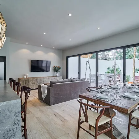 Luxury With 2 Pools, Open Terraces And Sun Deck