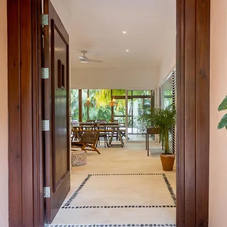 Villa Exclusiva En *