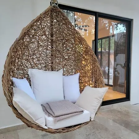 Apartment Private Hot Tub, Scooters, Pool, Outdoor Cinema, 750 Mb *